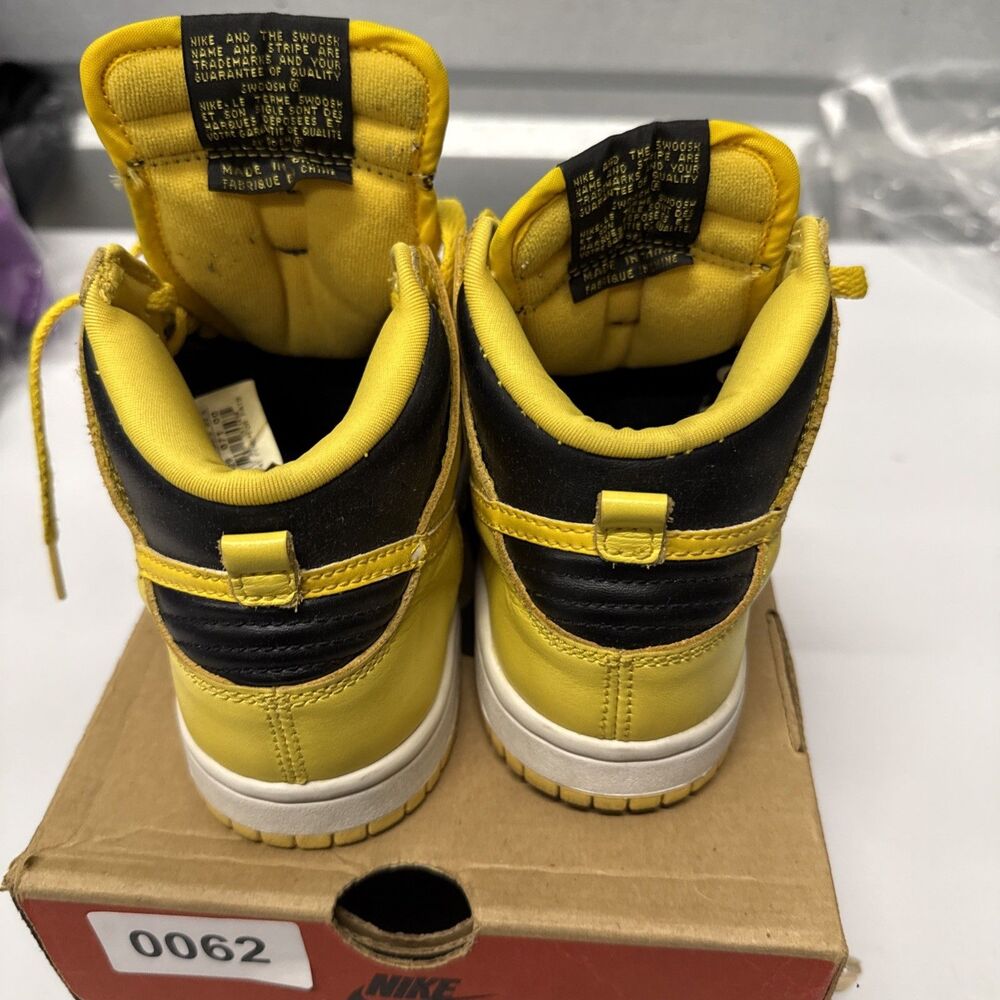 Nike Dunk High LE Goldenrod Size 3.5Y 646029071 w/Box - Picture 3 of 6